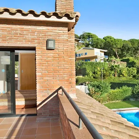 Villa Sleeps 8