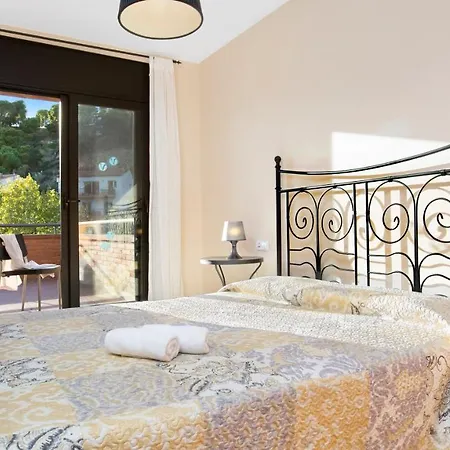 Sleeps 8 *