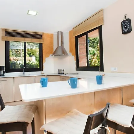 Sleeps 8 * Льорет-де-Мар