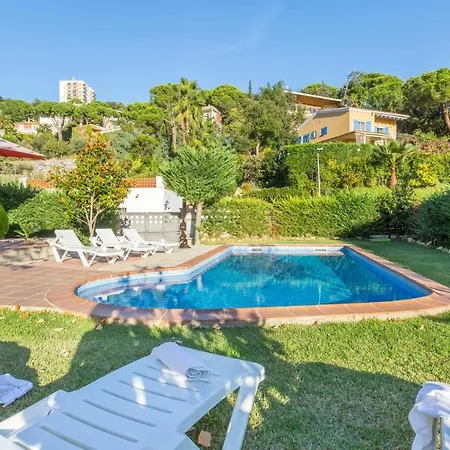 Sleeps 8 * Льорет-де-Мар